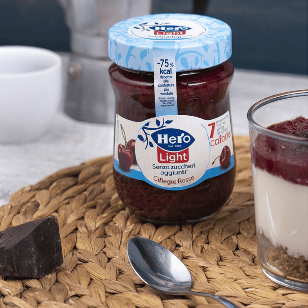 Cheesecake light in trasparenza con Hero Light Ciliegie Rosse