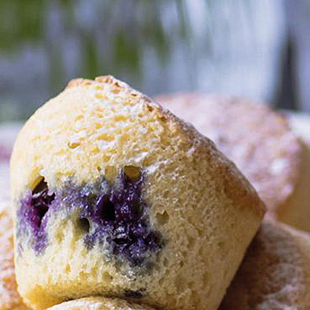 Soffici nuvolette di pancake con confettura Hero Fruttissima ai frutti di bosco