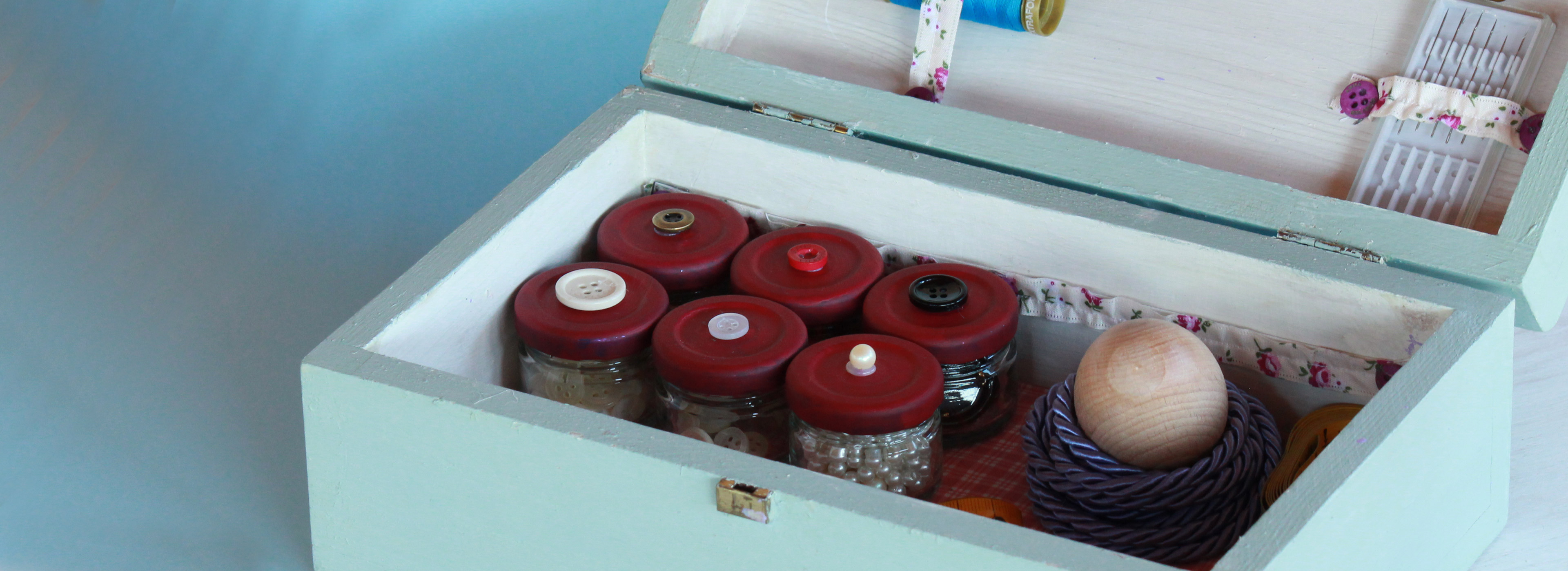 riuso vasetto di marmellata porta-bottoni